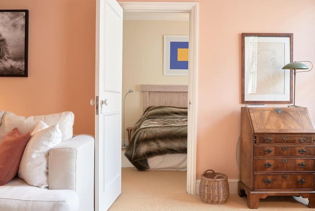 A Perfect Treasure Of A Home In Knightsbridge Londyn Zewnętrze zdjęcie
